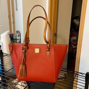 Dooney & Bourke pebble grain Maxine tote-like new
